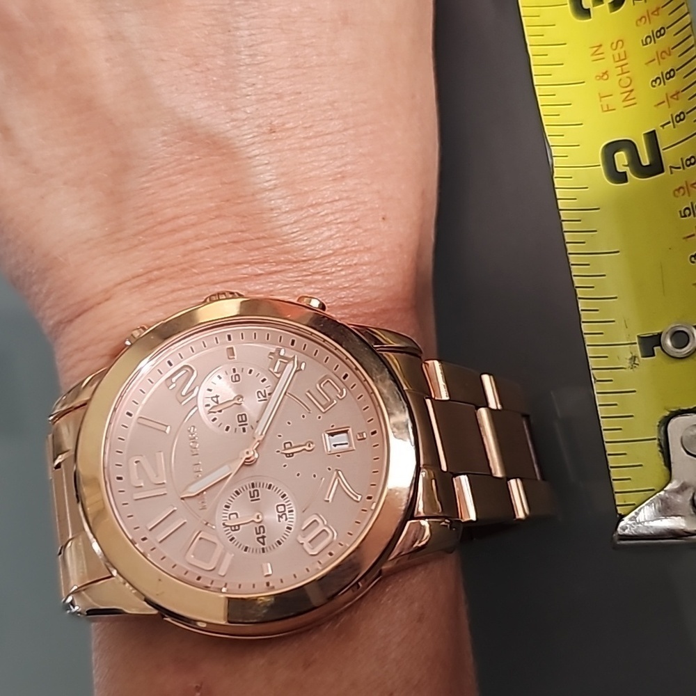 Michael Kors Rose Gold 10atm Watch - Picture 7 of 7